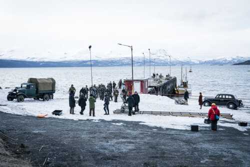 Bilde fra filminspilling "Kampen om Narvik", opptak ved sjøen.